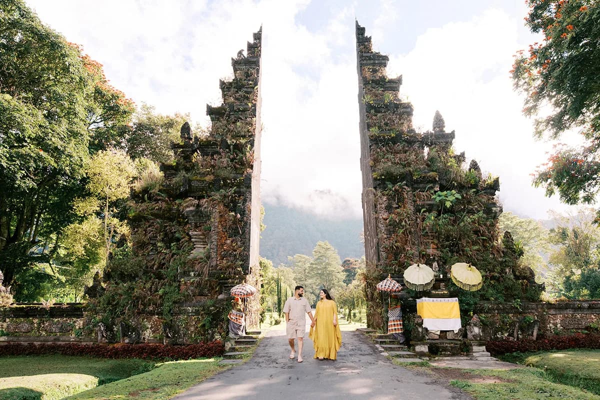 bali-temple-gate-photoshoot
