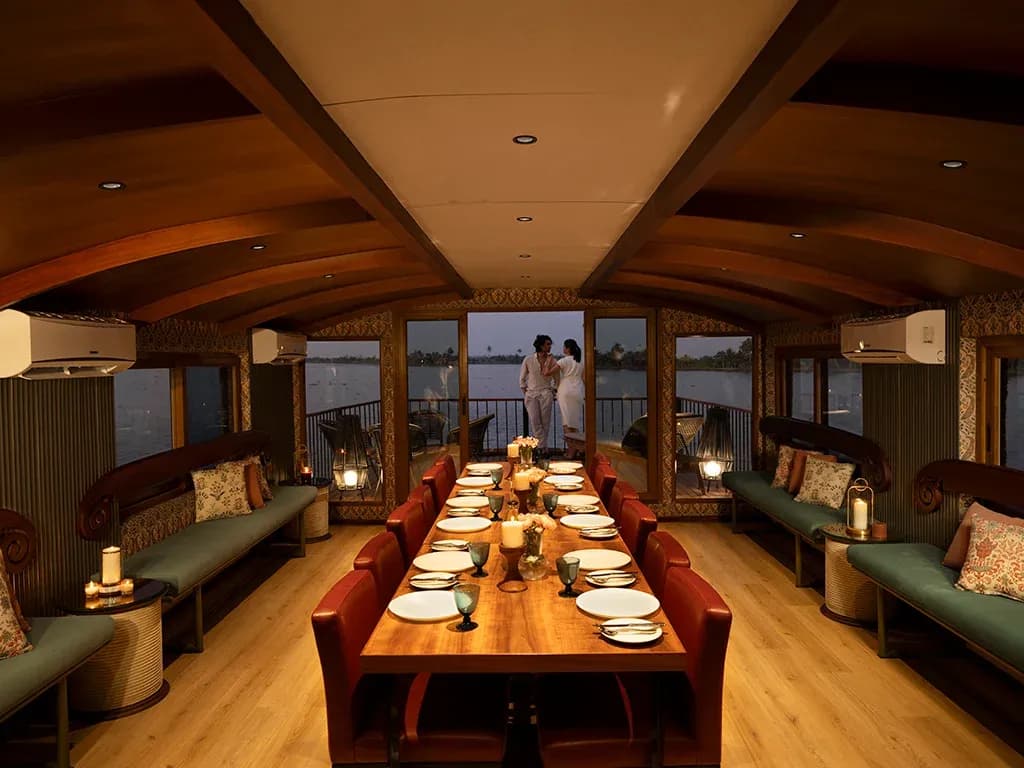 5 Best Christmas Eve Houseboat Dinners in Kerala Backwaters