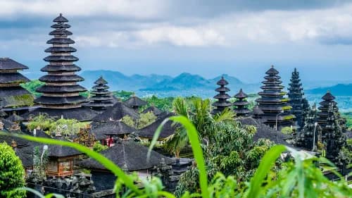 Bali Time Guide 2026: Best Time to Visit Bali for Weather, Beaches & Festivals