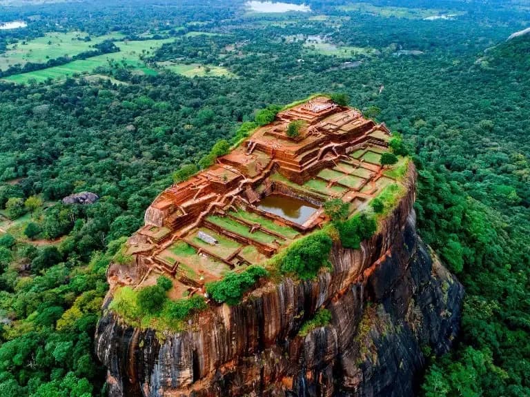 Sri Lanka Travel Guide 2026: Top 10 Scenic and Cultural Places