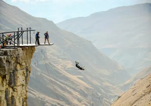 Top 10 Best Bungee Jumping Places in the World (Ultimate Adventure Guide)